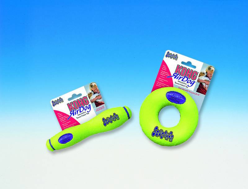 KONG AIR SQUEAKER STICK pentru câini | M
