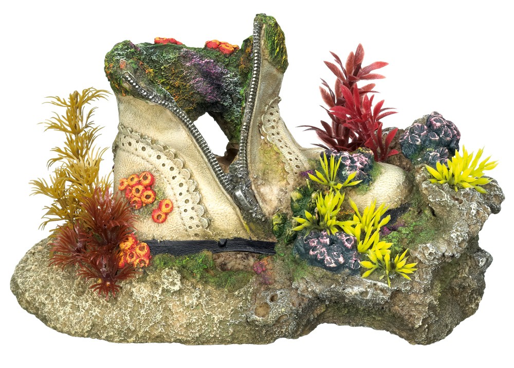 Accesorii pesti | Ornament pentru acvariu | "BOOT ON STONE - cu corali" | cu plante | L23,5 x B13,5 x H13,0 cm